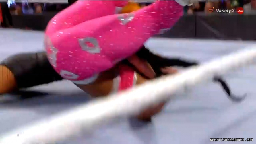 beckyraw20211101_00_18_22_00_Still1613.jpg