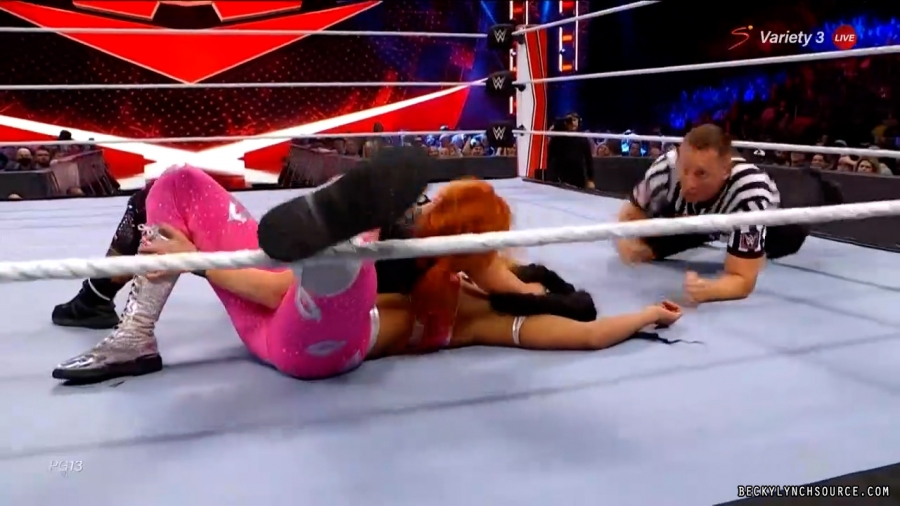 beckyraw20211101_00_18_26_00_Still1621.jpg