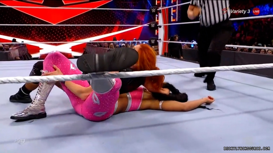 beckyraw20211101_00_18_27_00_Still1623.jpg