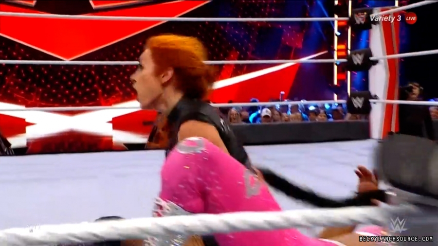 beckyraw20211101_00_18_29_15_Still1628.jpg