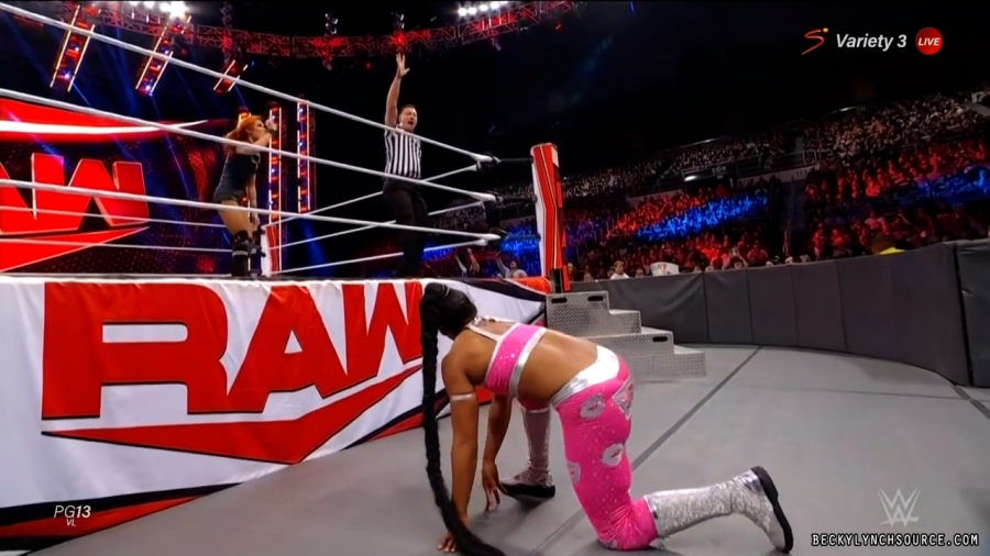 beckyraw20211101_00_18_56_25_Still1683.jpg