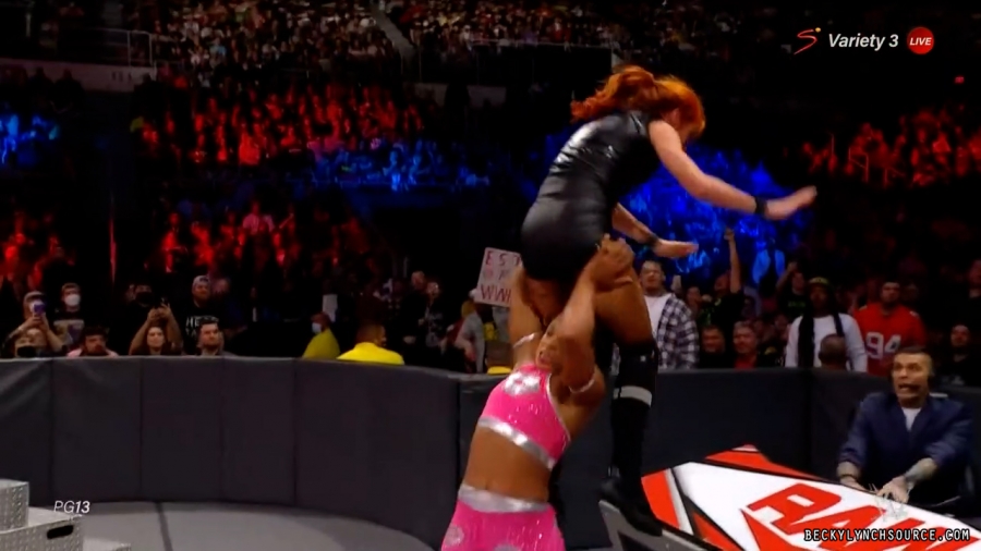 beckyraw20211101_00_19_08_00_Still1705.jpg