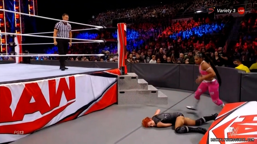 beckyraw20211101_00_19_15_15_Still1720.jpg