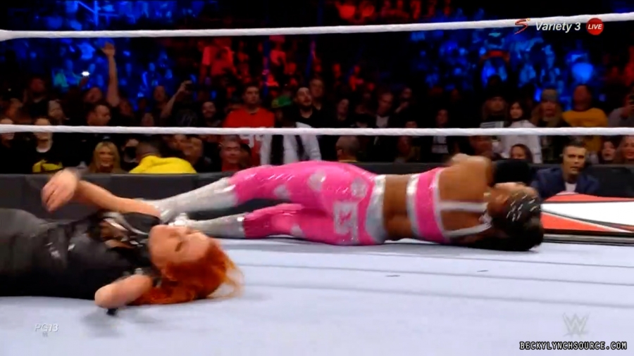 beckyraw20211101_00_19_21_15_Still1732.jpg