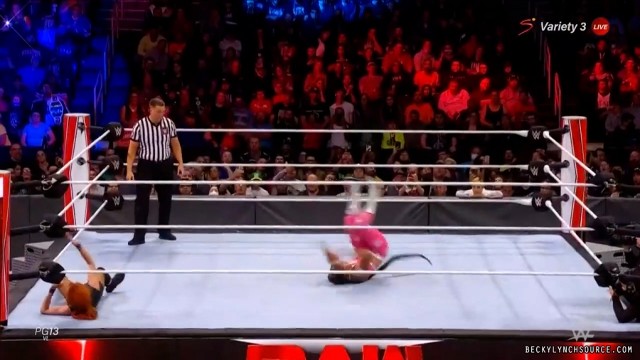 beckyraw20211101_00_20_19_15_Still1811.jpg