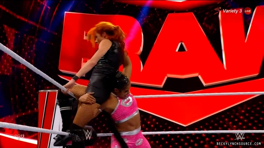 beckyraw20211101_00_20_27_15_Still1827.jpg