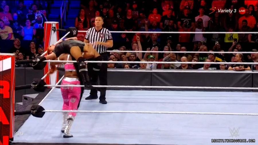beckyraw20211101_00_20_29_15_Still1831.jpg