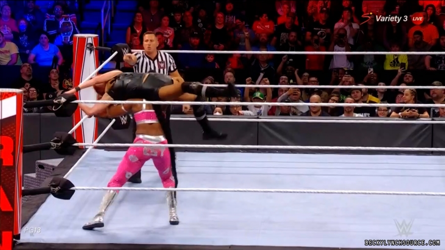 beckyraw20211101_00_20_31_00_Still1834.jpg