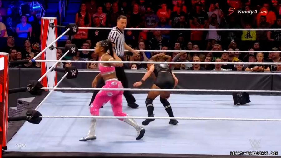 beckyraw20211101_00_20_37_00_Still1846.jpg