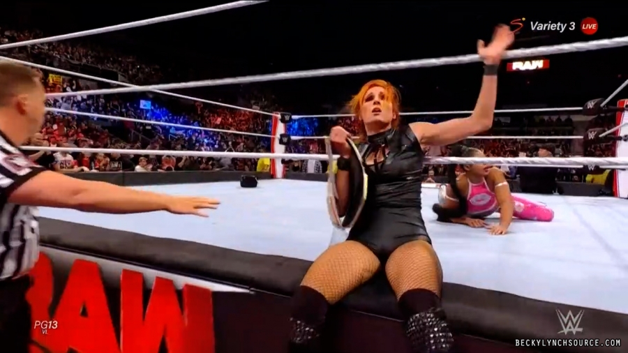 beckyraw20211101_00_20_55_15_Still1872.jpg