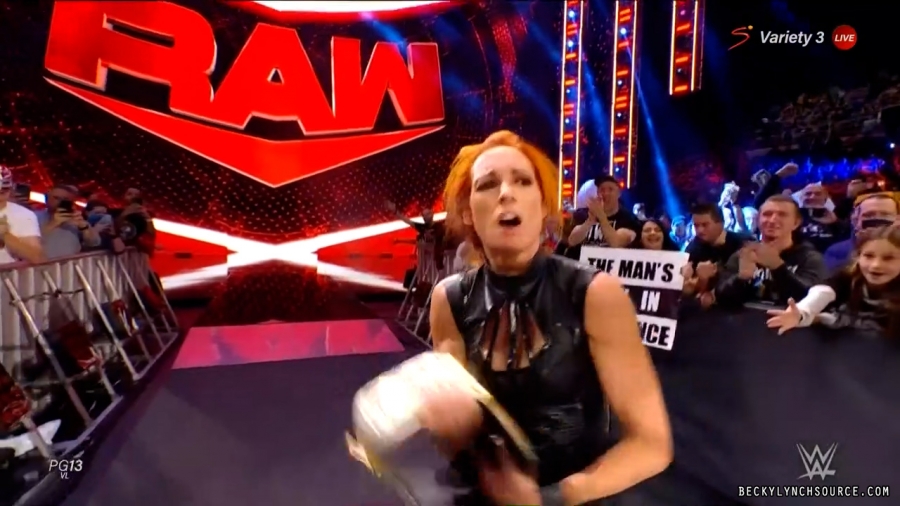 beckyraw20211101_00_21_11_15_Still1884.jpg