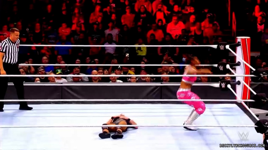 beckyraw20211108_00_03_57_15_Still127.jpg