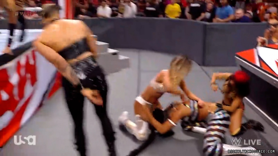 beckyraw20211108_00_09_39_00_Still282.jpg