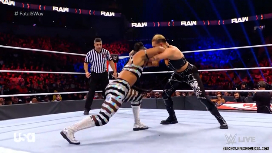beckyraw20211108_00_11_49_15_Still352.jpg