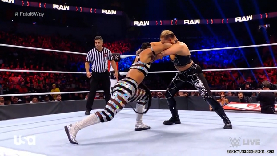 beckyraw20211108_00_11_50_00_Still353.jpg