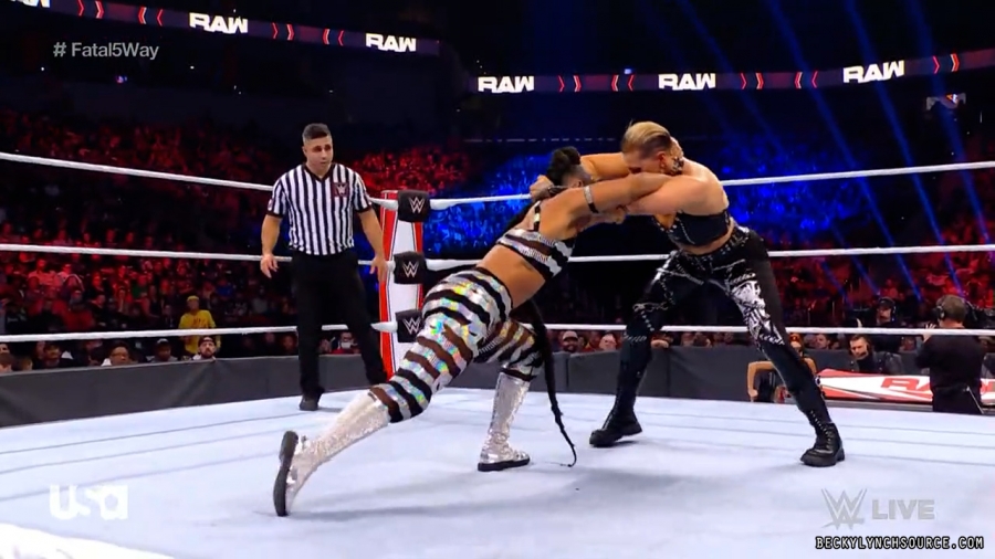 beckyraw20211108_00_11_50_15_Still354.jpg