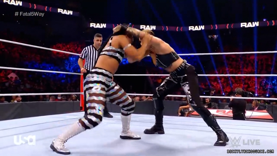 beckyraw20211108_00_12_00_15_Still363.jpg