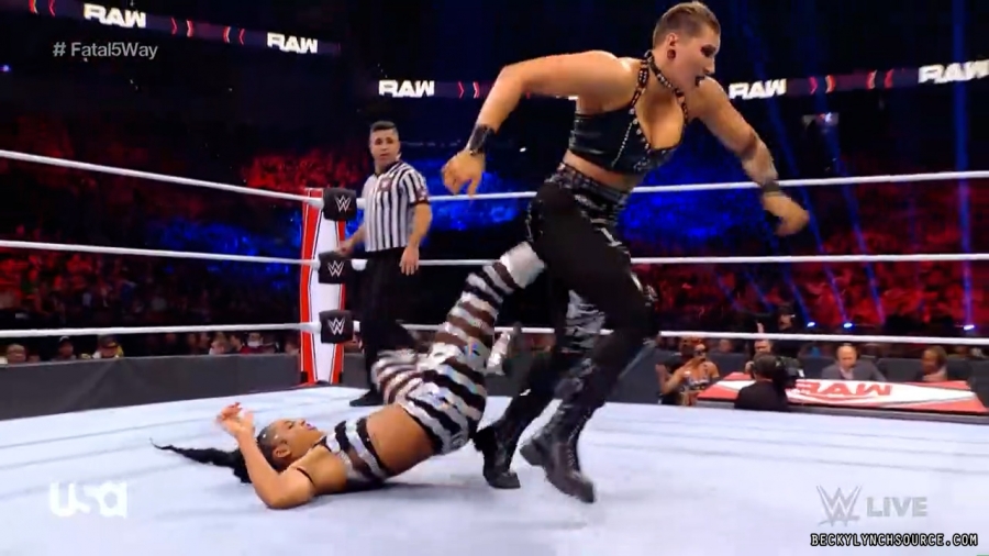 beckyraw20211108_00_12_16_15_Still377.jpg