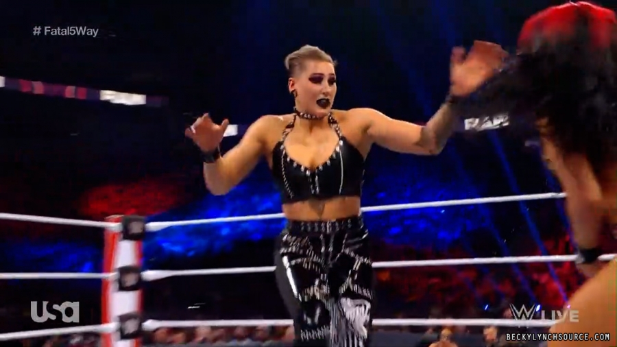 beckyraw20211108_00_14_17_15_Still405.jpg