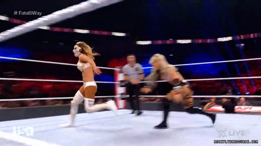 beckyraw20211108_00_15_42_15_Still425.jpg