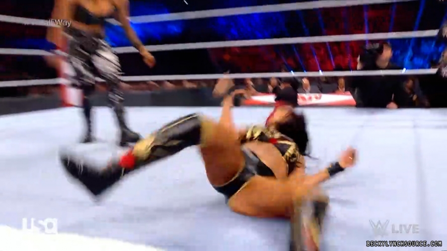 beckyraw20211108_00_16_45_15_Still439.jpg