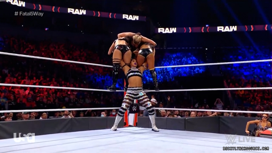 beckyraw20211108_00_19_42_15_Still478.jpg