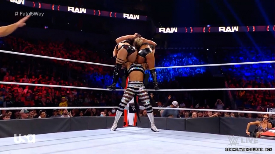 beckyraw20211108_00_19_43_15_Still480.jpg