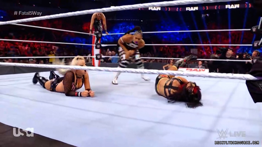 beckyraw20211108_00_19_55_15_Still489.jpg
