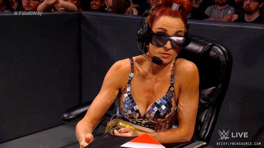 beckyraw20211108_00_20_32_15_Still510.jpg