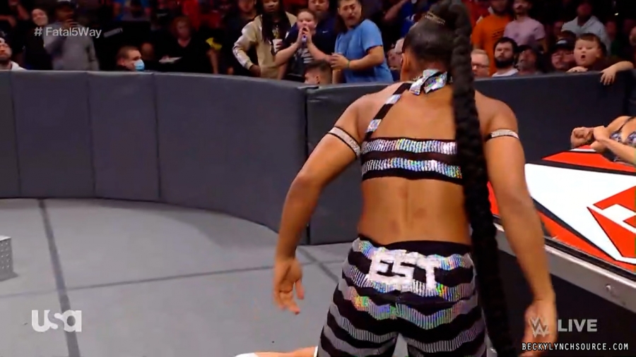 beckyraw20211108_00_20_56_15_Still527.jpg
