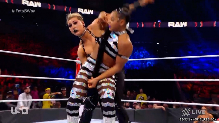 beckyraw20211108_00_21_25_15_Still546.jpg