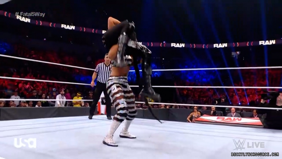 beckyraw20211108_00_21_30_15_Still549.jpg