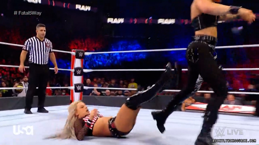 beckyraw20211108_00_22_29_15_Still567.jpg
