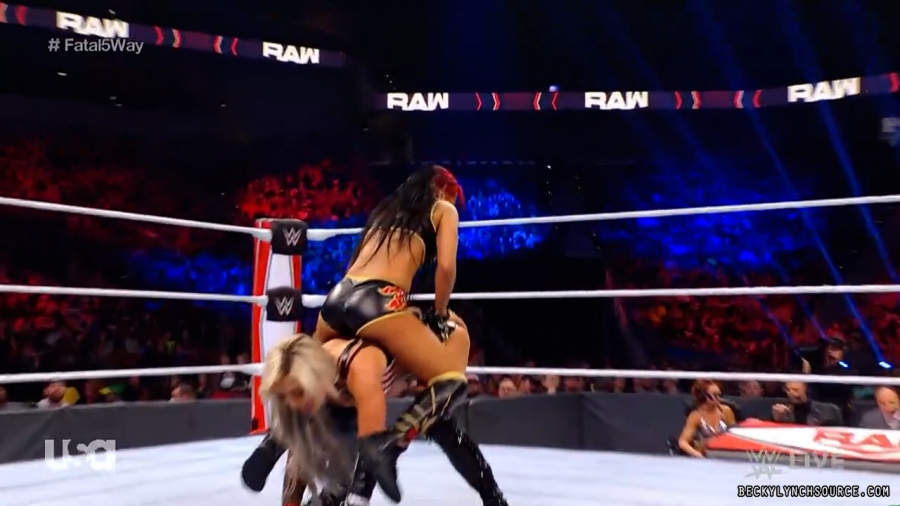 beckyraw20211108_00_23_10_15_Still577.jpg