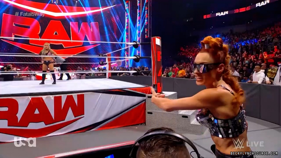 beckyraw20211108_00_24_02_15_Still609.jpg