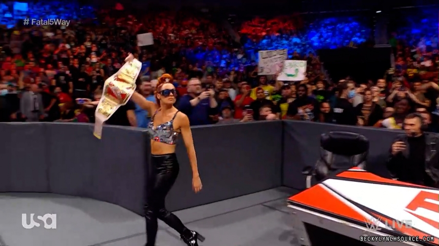 beckyraw20211108_00_25_03_15_Still656.jpg
