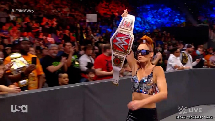 beckyraw20211108_00_25_10_15_Still663.jpg