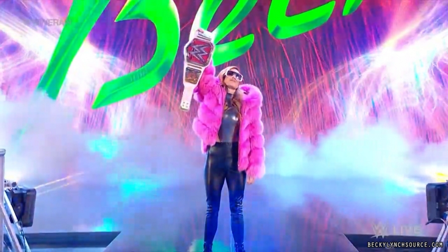 beckyraw20211129_00_01_00_15_Still083.jpg