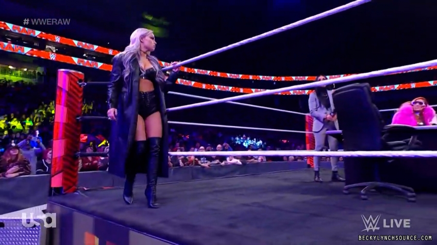beckyraw20211129_00_05_06_15_Still213.jpg