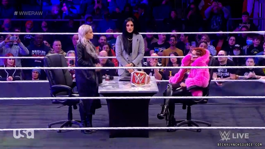 beckyraw20211129_00_05_14_15_Still229.jpg