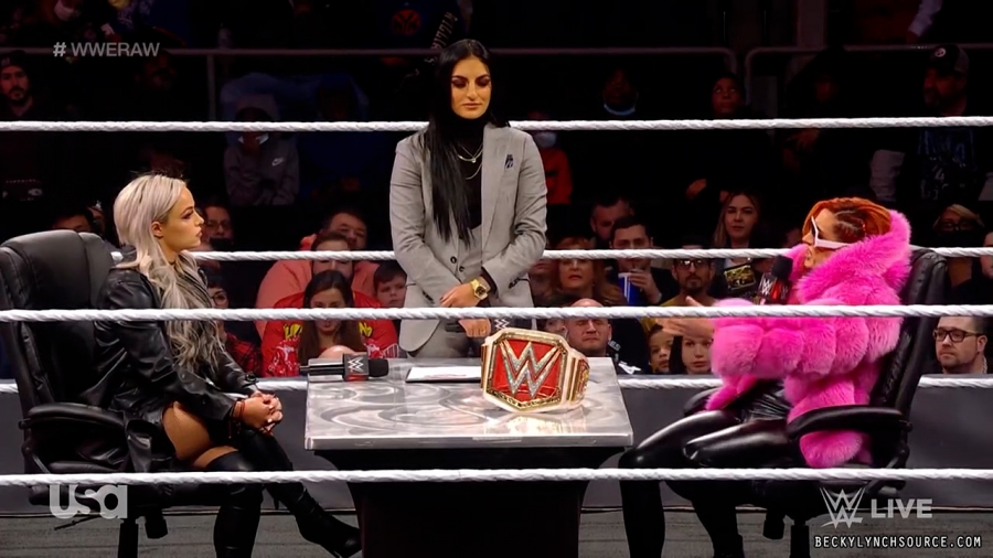 beckyraw20211129_00_05_52_15_Still282.jpg