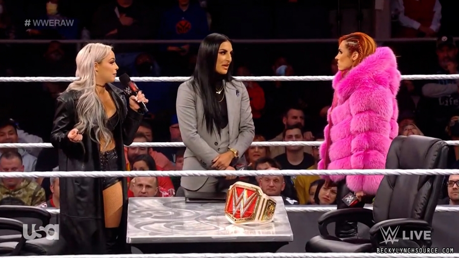 beckyraw20211129_00_08_04_15_Still472.jpg