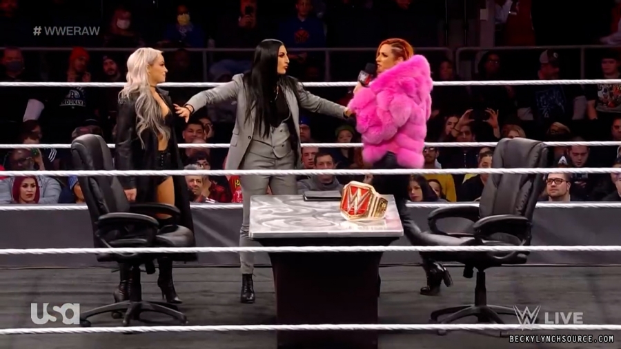 beckyraw20211129_00_09_59_15_Still619.jpg