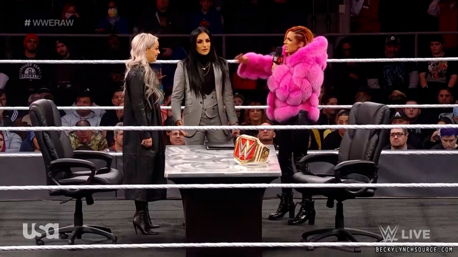 beckyraw20211129_00_10_23_15_Still656.jpg