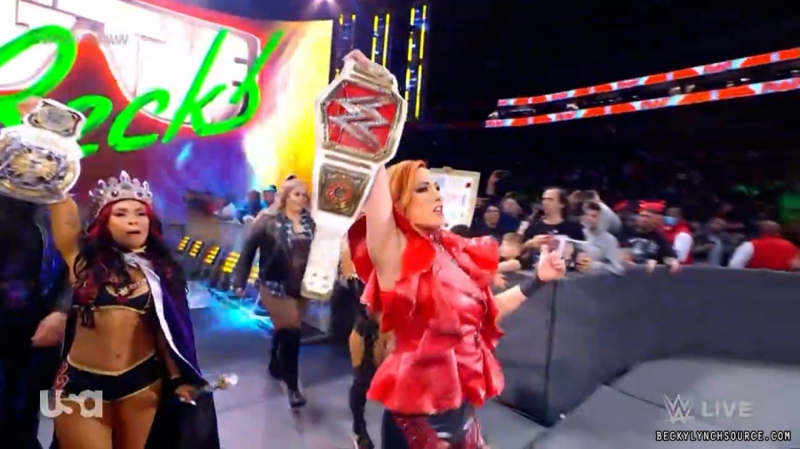 beckyraw20211129_00_11_53_00_Still762.jpg