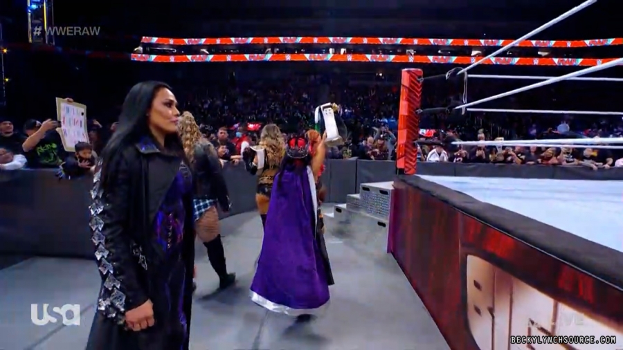 beckyraw20211129_00_11_57_00_Still770.jpg
