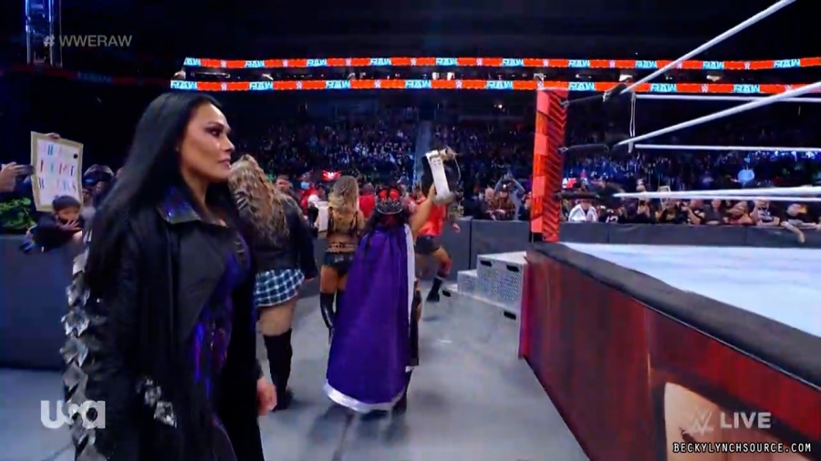 beckyraw20211129_00_11_57_15_Still771.jpg