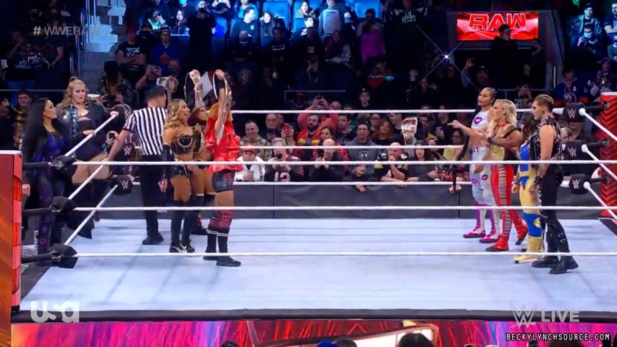 beckyraw20211129_00_12_10_15_Still788.jpg