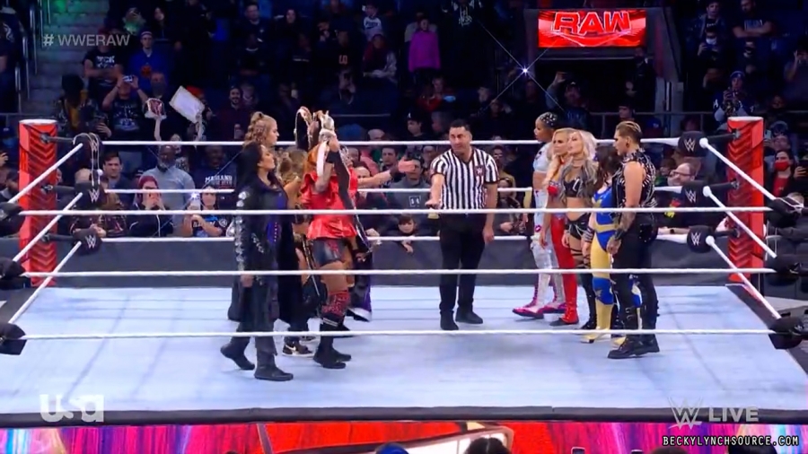 beckyraw20211129_00_12_15_15_Still798.jpg