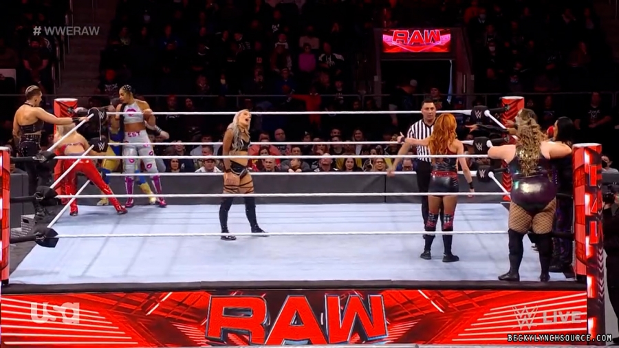 beckyraw20211129_00_13_24_00_Still896.jpg